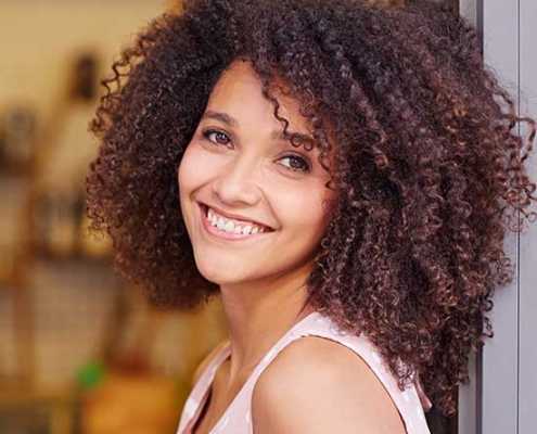 Braune Haare Afro Look Effekte Natuerlich Haarfarbe Trend